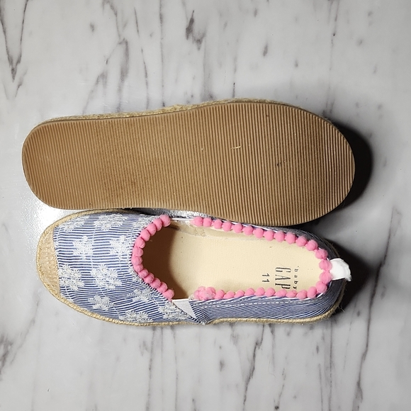 THREE PACK Girls Size 11 Shoes - Picture 5 of 7